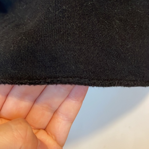 Aritzia TNA - cropped hoodie - Picture 2 of 6